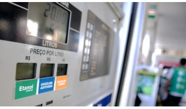 Governo faz operação para investigar por que combustíveis seguem caros nos postos