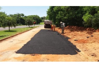 Obras permitiram recuperar trecho danificado por eros�o (Foto: PM Luc�lia).