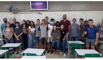 Jornalista levou temas da profisso para estudantes da EE Prof. Carlos Umberto Carrara (Cedida).