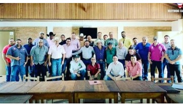 Edgar Pereira e equipe Circuito EPShow, agora credenciado pela Confederao Nacional de Rodeio ? CNAR (Cedida)