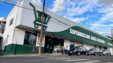 Em Luclia, Supermercado Santa Terezinha faz 26 anos com sorteio de trs motos e uma TV neste sbado