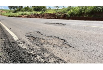 Vicinal do Salto Botelho: novo recape de R$ 21,7 milh�es tem dezenas de pontos cr�ticos e crateras