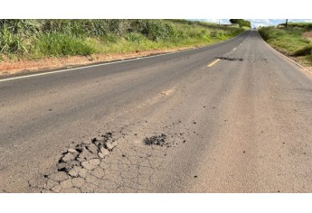 Vicinal do Salto Botelho: novo recape de R$ 21,7 milh�es tem dezenas de pontos cr�ticos e crateras
