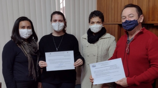 Representantes da Institui��o Capaz e do poder p�blico de Luc�lia (Da Assessoria).