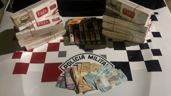 Materiais apreendidos pela Pol�cia Militar em In�bia Paulista. Caso foi encaminhado � Pol�cia Federal em Mar�lia (Divulga��o/PM).