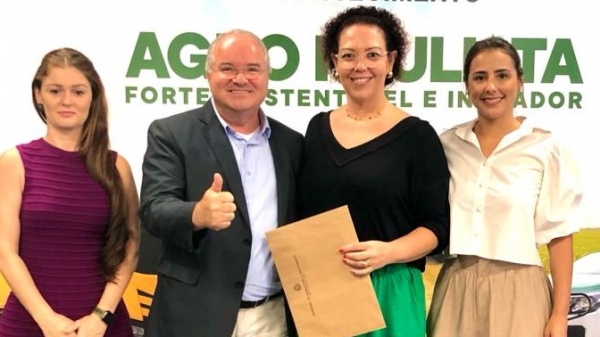 Secret�ria da fazenda Luciana Contrera, prefeita Tati e a diretora de administra��o, Tatiana Fonseca, com o representante da Secretaria Estadual de Agricultura e Abastecimento (Da Assessoria).