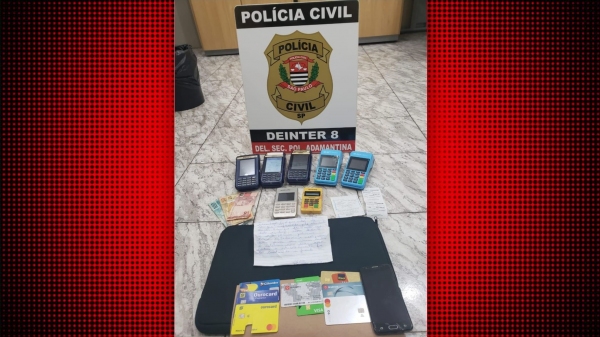 Materiais apreendidos com o criminoso (Divulga��o/Pol�cia Civil).