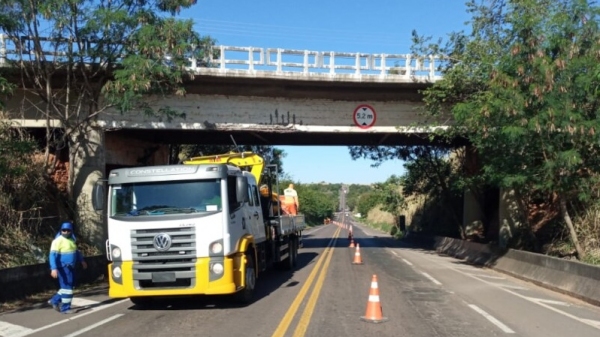 Concession�ria recomenda ao motorista redobrar a aten��o ao passar por trechos em manuten��o (Imagem: Da Assessoria).
