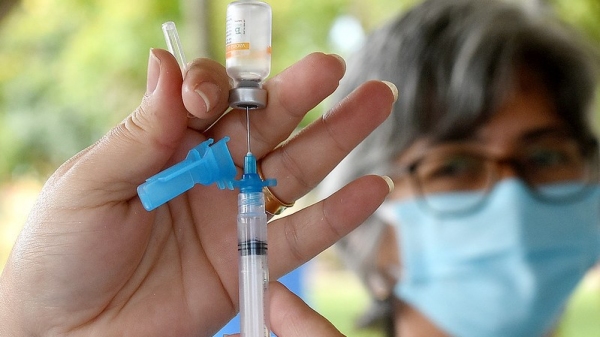 Vacinao em Luclia comea a imunizar moradores de 27 a 29 anos (Foto: Ministrio da Sade).