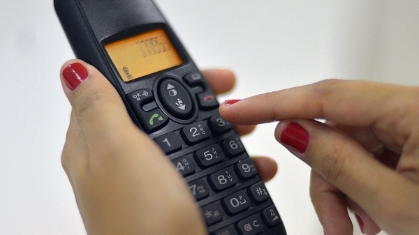 Telemarketing ativo � a pr�tica de oferta de produtos ou servi�os por meio de liga��es ou mensagens telef�nicas, previamente gravadas, ou n�o (Marcello Casal Jr./Ag�ncia Brasil).