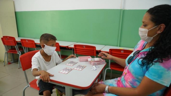 Segundo a Secretaria Estadual de Educa��o, a reabertura das escolas deve respeitar limites m�ximos de alunos e protocolos sanit�rios (Divulga��o).