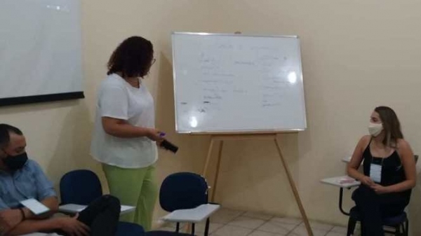 Prefeita Tati Guilhermino conduziu a capacita��o (Divulga��o).