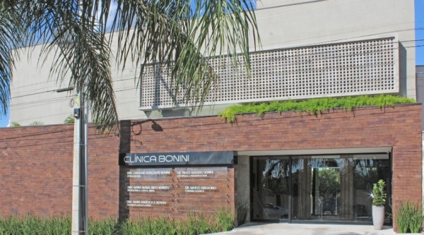Cl�nica Bonini inaugura novo espa�o, na Avenida Rio Branco, 150, em frente ao antigo endere�o, em Adamantina (Foto: Alessandro dos Santos/Grupo Impacto).
