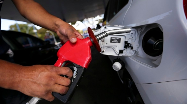 Gasolina e diesel est�o mais caros a partir desta quarta-feira (27) nas refinarias, e pre�o deve impactar no valor final de venda ao consumidor (Foto: Marcelo Camargo/Ag�ncia Brasil).