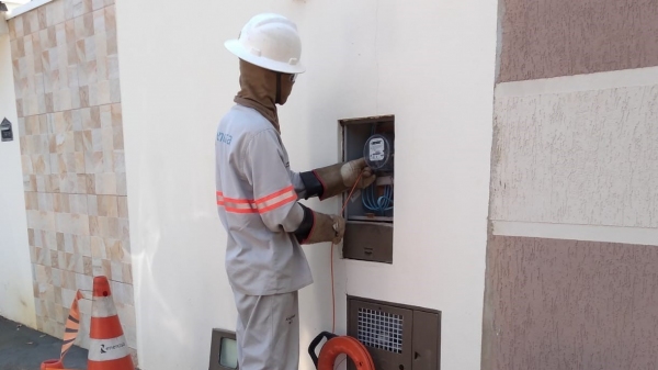 Para identificar as irregularidades, a Energisa Sul-Sudeste realiza inspe��es peri�dicas (Da Assessoria).