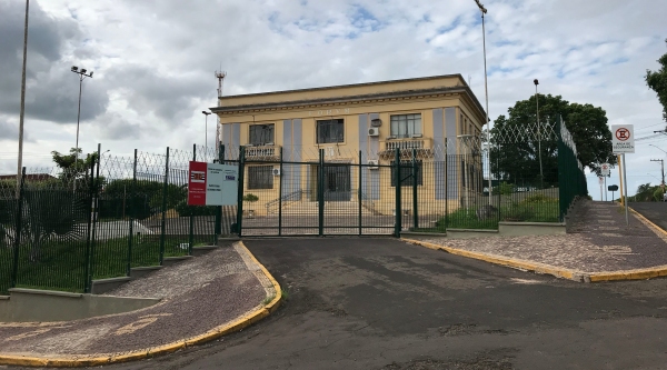 F�rum de Luc�lia: medidas restritivas � dissemina��o do coronav�rus j� passam a valer nas estruturas e servi�os do Poder Judici�rio e Minist�rio P�blico (Foto: Aqui Luc�lia).