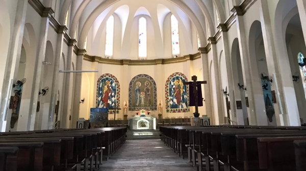 Interior da Igreja Matriz da Sagrada Família, em Lucélia (Foto: Aqui Lucélia).