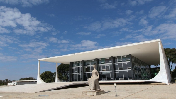 Na semana passada, Barroso afirmou que a decisão foi tomada porque é preciso uma fonte de recursos para viabilizar o pagamento do piso salarial (Foto: Fabio Rodrigues Pozzebom/Agência Brasil).