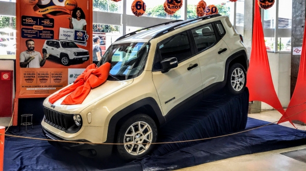 Autom�vel Jeep Renegade � avaliado em R$ 92.403,00. Ganhadora � de Adamantina (Foto: Siga Mais).
