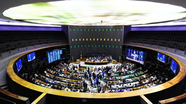 Texto aprovado agora depende da san��o do presidente da Rep�blica (Foto: Paulo S�rgio/C�mara dos Deputados).