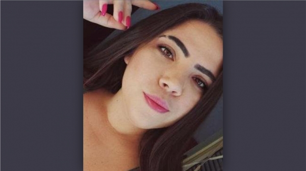 Gabrielly Fernanda Storto de Souza, de 22 anos, v�tima do acidente (Reprodu��o).