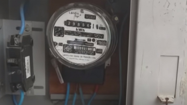 Antes de realizar o corte o consumidor deve ser notificado pela concession�ria de energia el�trica (Reprodu��o/Youtube).