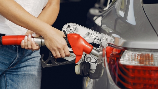 Segundo a Petrobras, al�m da alta do d�lar, o pre�o do petr�leo reflete o mercado internacional do produto, o que influencia o valor praticado no pa�s (Foto: Gustavo Fring/Pexels).