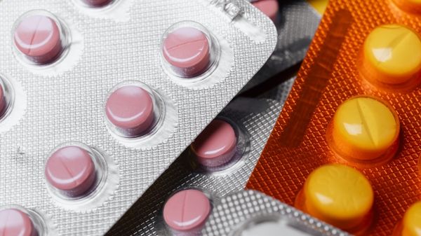 Ivermectina e Nitazoxanida: volta a receita em uma via (Foto: Karolina Grabowska/Pexels).