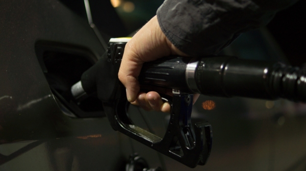 Segundo a Petrobras, reajustes acompanham variaes do valor dos combustveis e do dlar no mercado internacional (Pixabay).