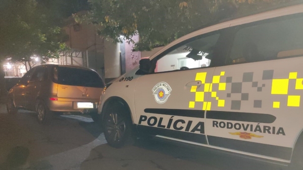 Motorista foi preso ao dirigir automvel estando sob efeito de bebida alcolica (Cedida/PM Rodoviria).