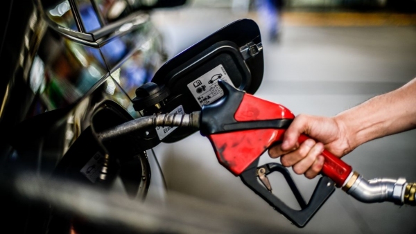 Gasolina e diesel ficam mais caros a partir deste sábado, 18 ( Foto: Marcello Casal Jr/Agência Brasil).