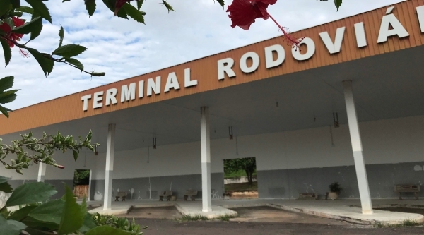 Terminal Rodovi�rio de Luc�lia: empresa que faz a linha Luc�lia/Adamantina retoma hor�rios de �nibus (Foto: Aqui Luc�lia).