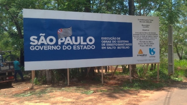 Placa informa detalhes da obra, investimento e prazo de execu��o. Salto Botelho ter� coleta e tratamento de esgoto (Cedida).