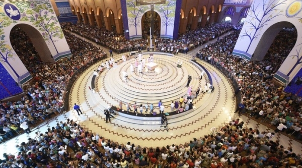 Templo do Santu�rio Nacional de Aparecida tem capacidade para acomodar 40 mil pessoas em torno do altar central (Foto: Thiago Leon/Santu�rio Nacional de Aparecida).