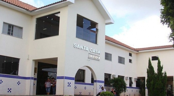 Santa Casa de Dracena, onde paciente positivo par Covid-19 estava internado desde s�bado (Foto: Jornal Regional/Portal Regional).
