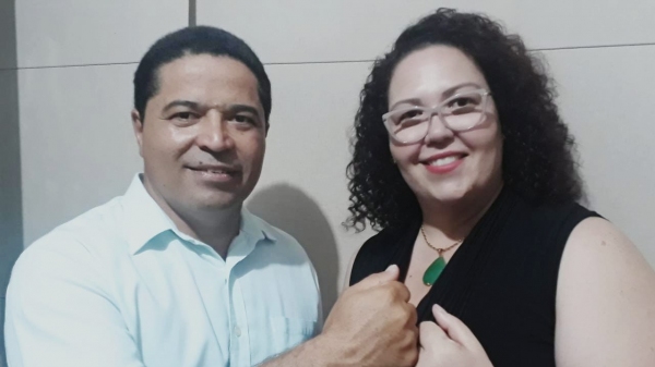 Marcos Lima e Tati Guilhermino, vice-prefeito e prefeita de Luc�lia, eleitos neste domingo (Divulga��o).