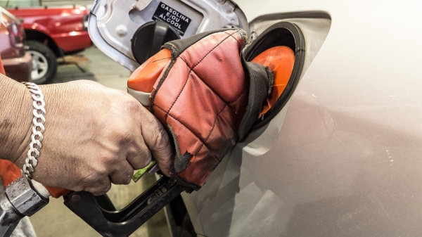 Gasolina e diesel ficam mais caros a partir desta ter�a-feira, 26 de outubro (Rafael Neddermeyer/ Fotos P�blicas).