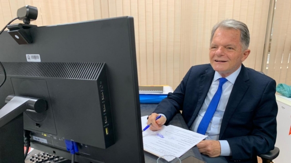 Deputado Mauro Bragato na sess�o virtual da Comiss�o de Constitui��o, Justi�a e Reda��o que emitiu parecer favor�vel ao projeto de lei (Da Assessoria).