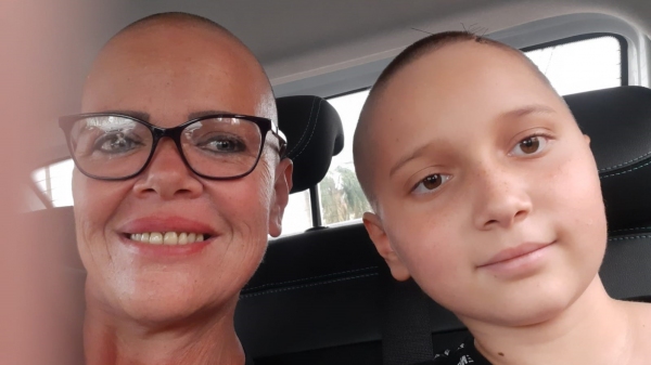 Acompanhado da m�e, Rosi Fresca, o pequeno J�nior volta para casa, depois de um m�s hospitalizado, v�tima de acidente de tr�nsito (Cedida).