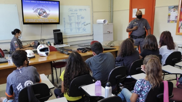 Atividade realizada com estudantes da Escola Jos� Firpo, em Luc�lia (Divulga��o/PM).