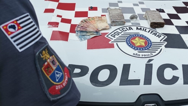 Droga e dinheiro apreendidos pela Pol�cia Militar (Divulga��o/PM).