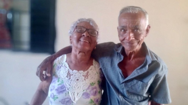 Depois de mais de cinco d�cadas, os irm�os Alzira e Sebasti�o se reencontraram na tarde deste s�bado (10) em Cuiab� (Acervo Pessoal).
